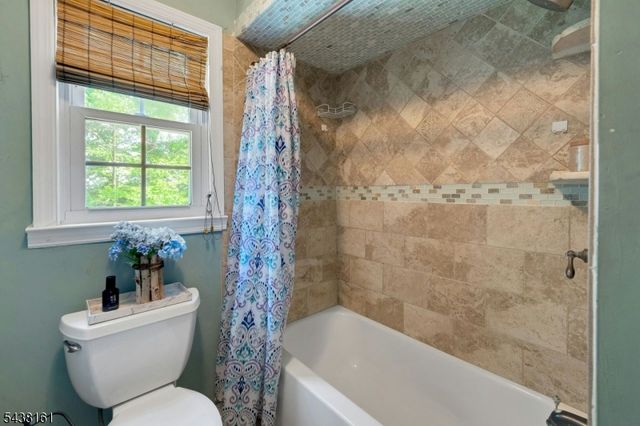 50 Crestwood Rd, Rockaway Boro, NJ 07866