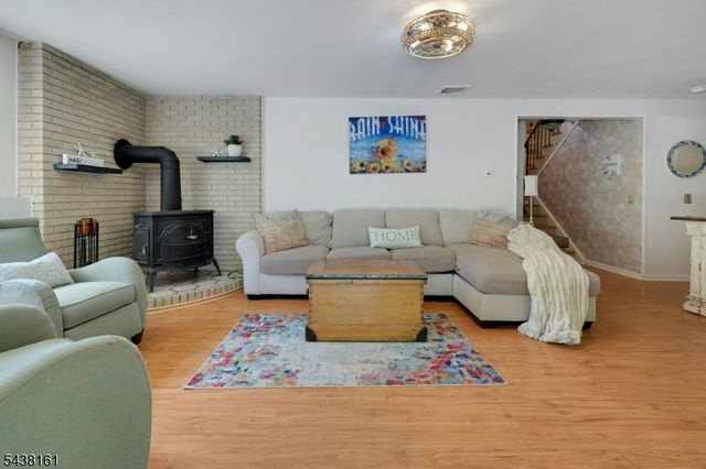 50 Crestwood Rd, Rockaway Boro, NJ 07866