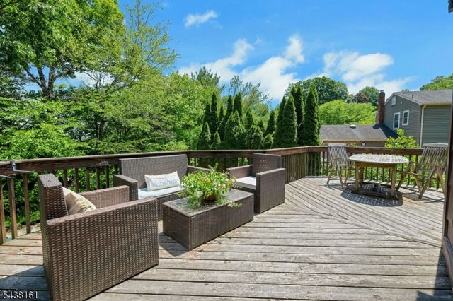 50 Crestwood Rd, Rockaway Boro, NJ 07866