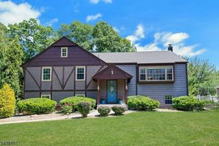 50 Crestwood Rd, Rockaway Boro, NJ 07866