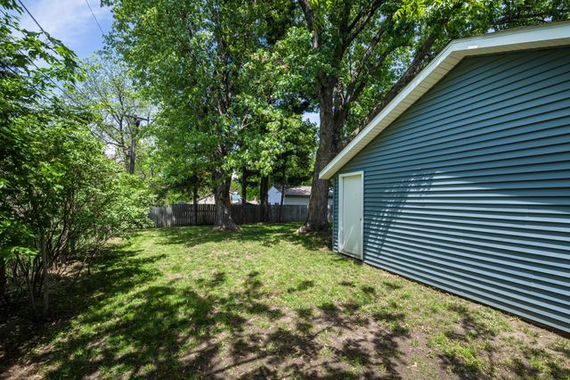 616 Esther Lane, Woodbury, MN 55125