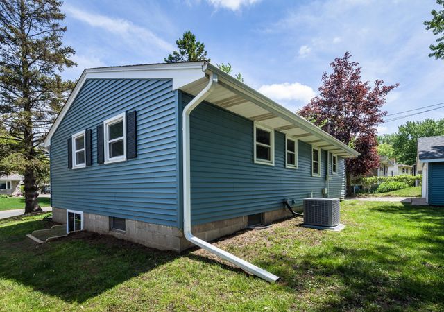 616 Esther Lane, Woodbury, MN 55125
