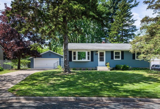 616 Esther Lane, Woodbury, MN 55125