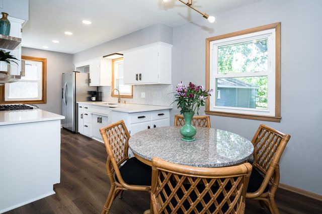 616 Esther Lane, Woodbury, MN 55125