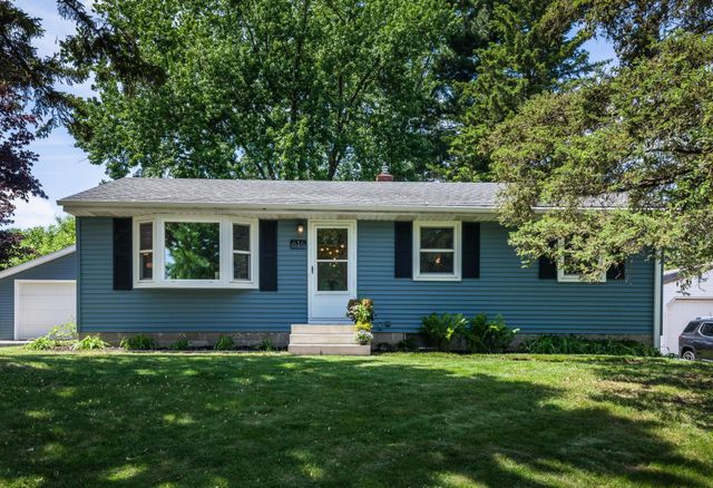 616 Esther Lane, Woodbury, MN 55125