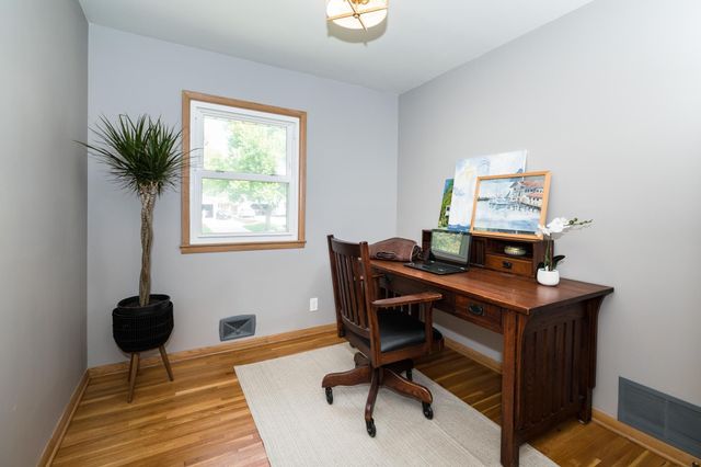 616 Esther Lane, Woodbury, MN 55125