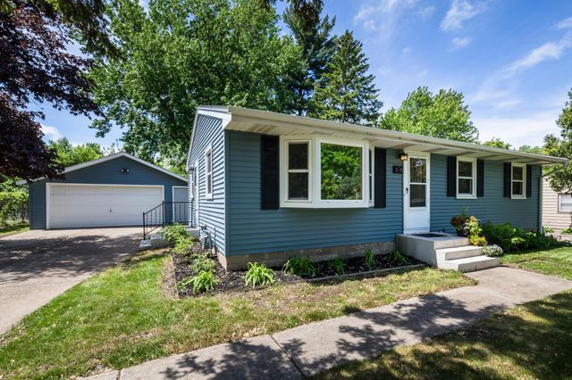 616 Esther Lane, Woodbury, MN 55125