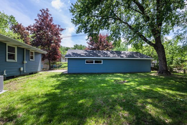 616 Esther Lane, Woodbury, MN 55125