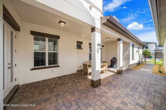 8566 Lyside Drive, Melbourne, FL 32940