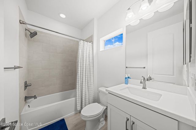 8566 Lyside Drive, Melbourne, FL 32940