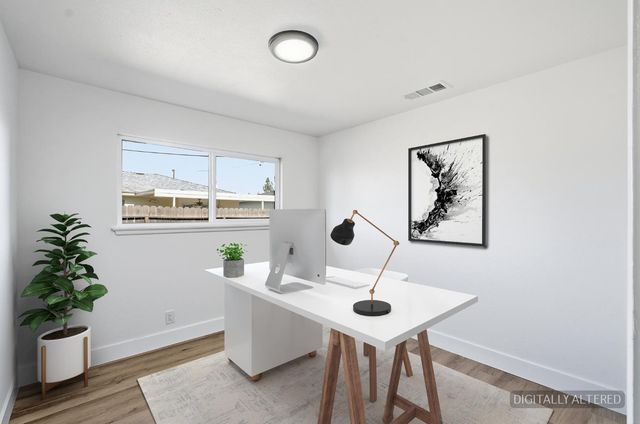 505 W Pico Avenue, Clovis, CA 93612