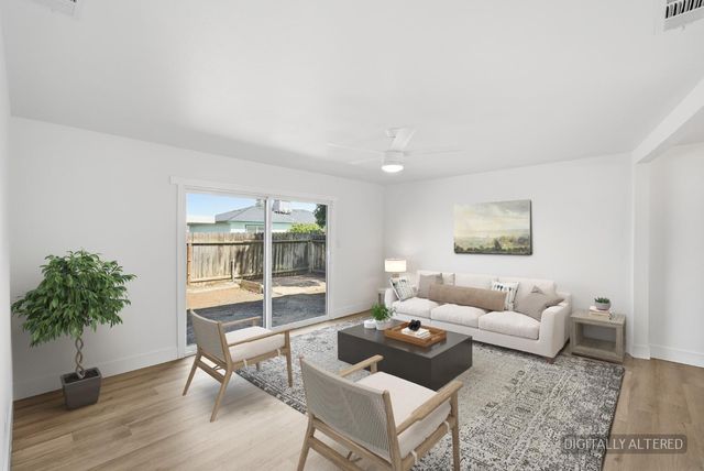505 W Pico Avenue, Clovis, CA 93612