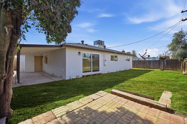 505 W Pico Avenue, Clovis, CA 93612