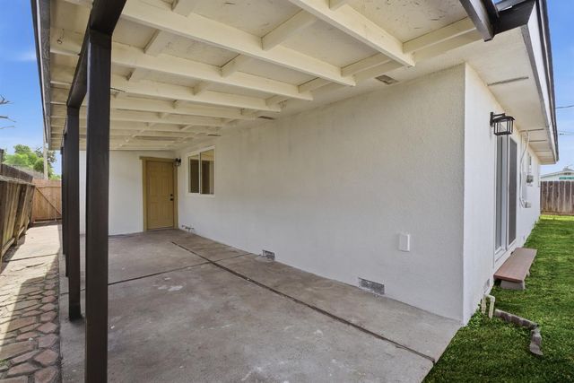 505 W Pico Avenue, Clovis, CA 93612