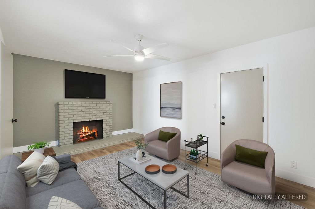 Image 11 of property listing at 505 W Pico Avenue, Clovis, CA 93612