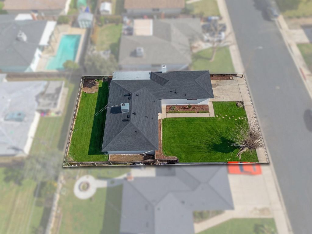 Image 34 of property listing at 505 W Pico Avenue, Clovis, CA 93612