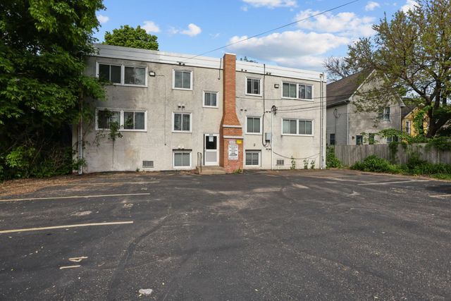 3237 15th Avenue S 21, Minneapolis, MN 55407