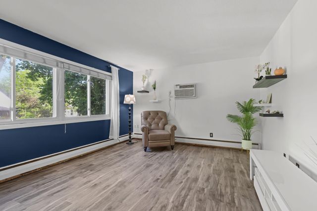 3237 15th Avenue S 21, Minneapolis, MN 55407