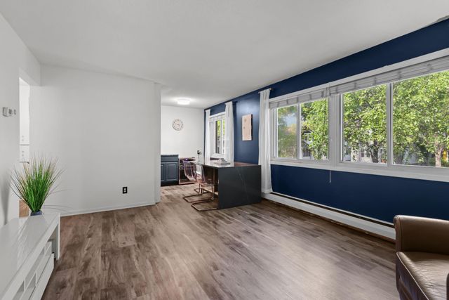 3237 15th Avenue S 21, Minneapolis, MN 55407