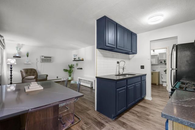 3237 15th Avenue S 21, Minneapolis, MN 55407