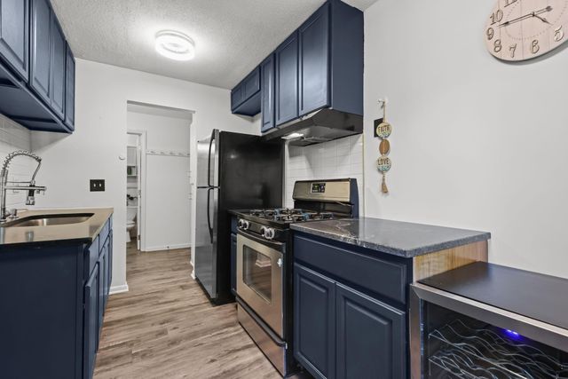 3237 15th Avenue S 21, Minneapolis, MN 55407
