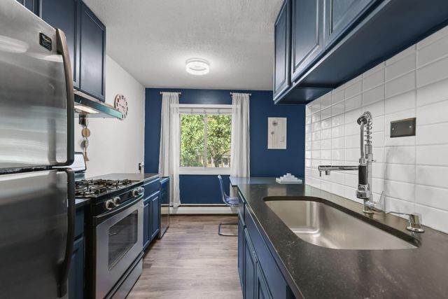 3237 15th Avenue S 21, Minneapolis, MN 55407