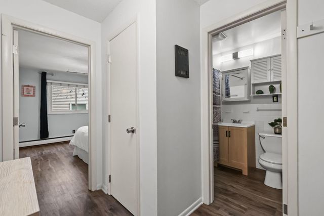 3237 15th Avenue S 21, Minneapolis, MN 55407