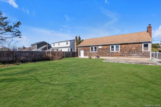 30 Colony Street, Hicksville, NY 11801