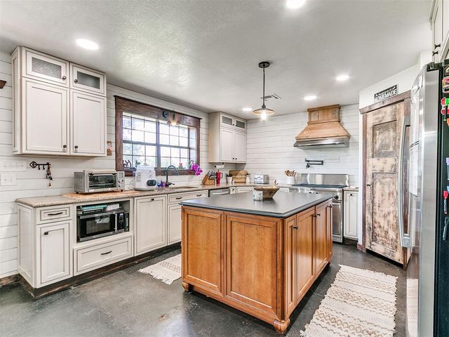 17700 Box Road, Lexington, OK 73051