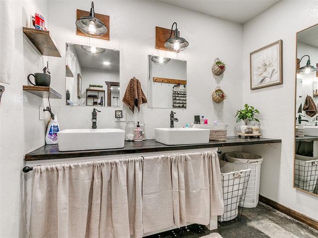 17700 Box Road, Lexington, OK 73051