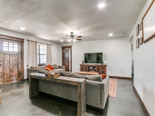 17700 Box Road, Lexington, OK 73051