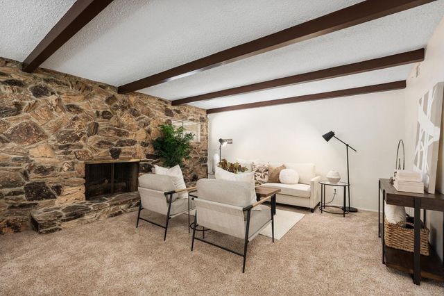 1027 W Rialto Avenue, Fresno, CA 93705