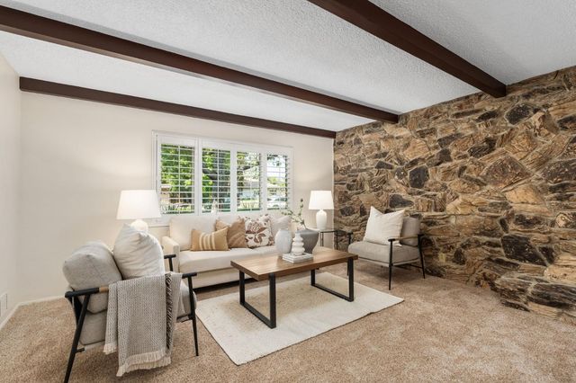 1027 W Rialto Avenue, Fresno, CA 93705