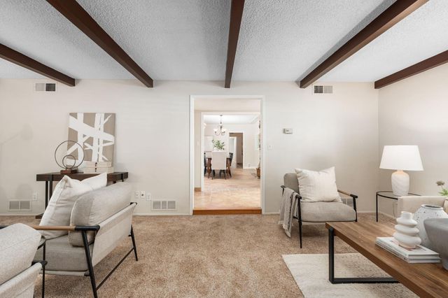 1027 W Rialto Avenue, Fresno, CA 93705