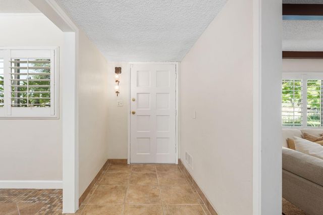 1027 W Rialto Avenue, Fresno, CA 93705