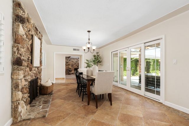 1027 W Rialto Avenue, Fresno, CA 93705