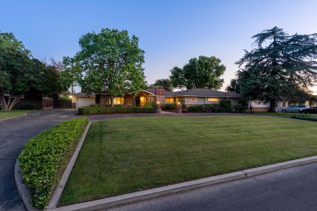 1027 W Rialto Avenue, Fresno, CA 93705