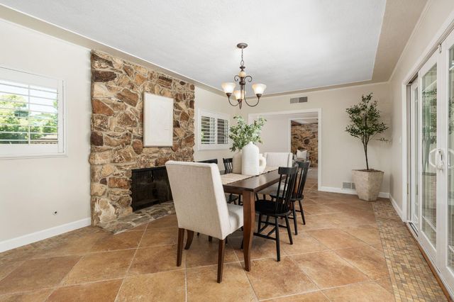 1027 W Rialto Avenue, Fresno, CA 93705