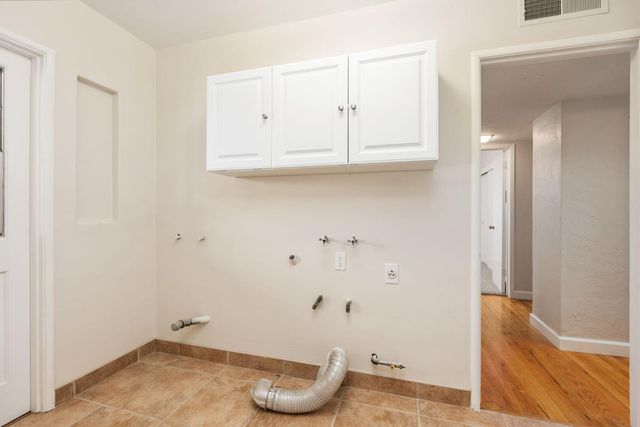 1027 W Rialto Avenue, Fresno, CA 93705