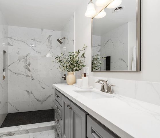 1027 W Rialto Avenue, Fresno, CA 93705