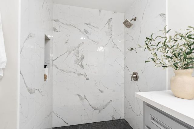 1027 W Rialto Avenue, Fresno, CA 93705