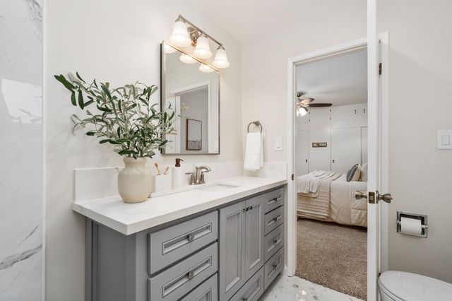 1027 W Rialto Avenue, Fresno, CA 93705