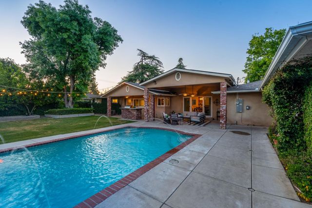 1027 W Rialto Avenue, Fresno, CA 93705