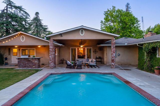 1027 W Rialto Avenue, Fresno, CA 93705