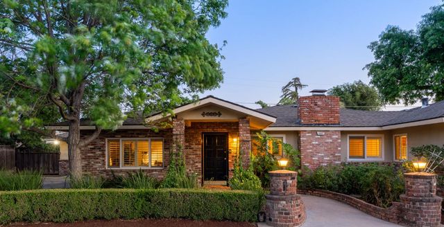 1027 W Rialto Avenue, Fresno, CA 93705