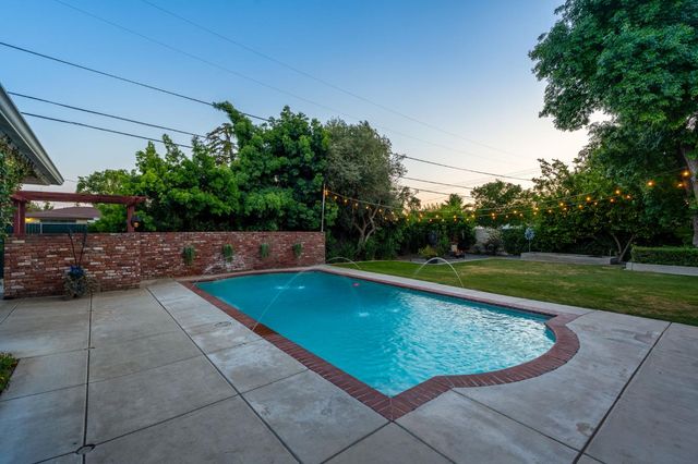 1027 W Rialto Avenue, Fresno, CA 93705