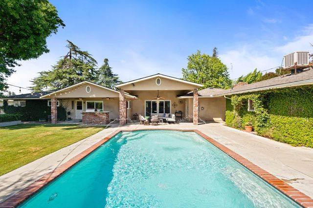 1027 W Rialto Avenue, Fresno, CA 93705