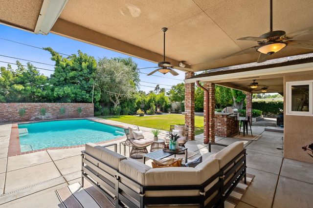 1027 W Rialto Avenue, Fresno, CA 93705