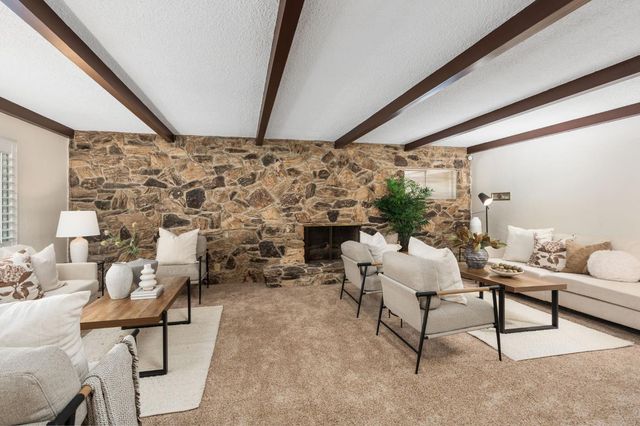 1027 W Rialto Avenue, Fresno, CA 93705