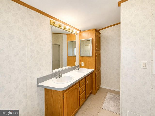 1991 ROUTE 37 W #180, Toms River, NJ 08757